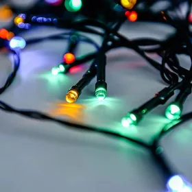   DekorTrend KDT 045 MULTI Kültéri elemes Basic LED fényfüzér timer időzítő funkcióval, 40 db MULTI SZÍNES LED-del, zöld kábel, 320 cm