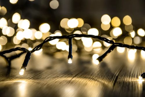 DekorTrend KDT 121 WW Basic Kültéri LED-es fényfüzér zöld színű kábellel, 120 db MELEG FEHÉR LED-del, 6 m hosszú