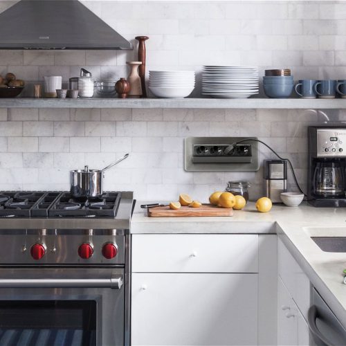 delight 20446B 4-es FLIP-UP rejtett elosztó, felnyíló kivitel, szálcsiszolt, 1,5 m / max. 3500W