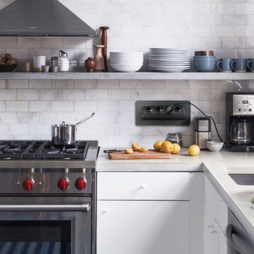 delight 20446BK 4-es FLIP-UP rejtett elosztó, felnyíló kivitel, fekete, 1,5 m / max. 3500W