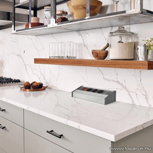 Delight 20483S Aluminum házas sarok elosztó, 3 x 250V, 16A + 2 x beépített USB, kapcsolóval