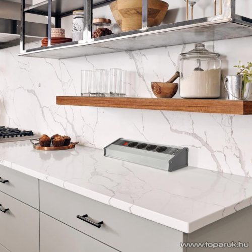 Delight 20484S Aluminum házas sarok elosztó, 4 x 250V, 16A + 2 x beépített USB, kapcsolóval