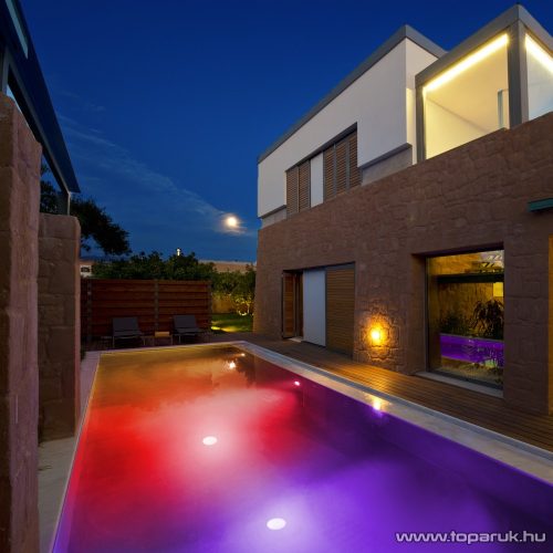 Phenom RGB LED-es medence világítás (Jacuzzi és Wellness hangulatfény, lámpa), 2 db + távirányító