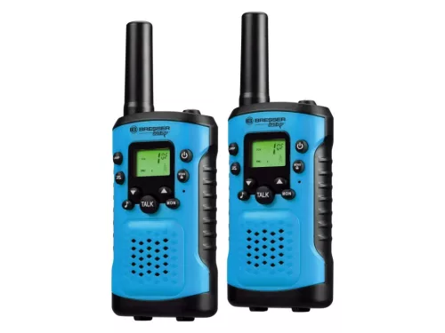Bresser Junior kék színű gyermek walkie-talkie adó-vevő páros elölnézetből, bekapcsolt kijelzővel.
