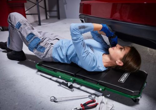 6 darab 360 fokban forgó műhelygörgő a ParkSide szerelőágy alján