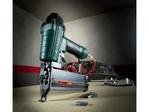 ParkSide PDT 40 F4 sűrítettlevegős, pneumatikus tűzőgép (tűzőpisztoly) és szögbelövő, 2000 db tartozék szöggel és kapoccsal