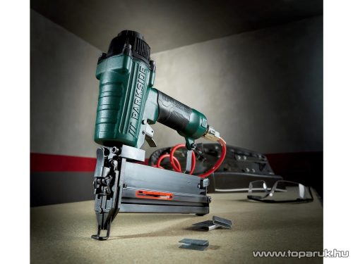 ParkSide PDT 40 F4 GR sűrítettlevegős, pneumatikus tűzőgép (tűzőpisztoly) és szögbelövő, 2000 db tartozék szöggel és kapoccsal