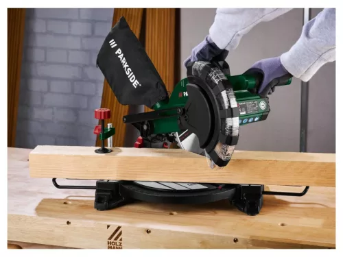 ParkSide PKS 1500 C4 Elektromos bütüző és gérvágó fűrész, fejező és csapfűrész, lézeres célzóval, 1500 W