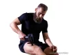 Qmed terápiás masszázspisztoly, 6 db cserélhető masszázsfejjel