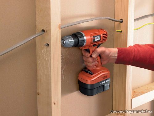 Black & Decker EPC128BW2 akkumulátoros fúró és csavarozó gép + pótakkumulátor + 180 tartozék - megszűnt termék: 2016. december