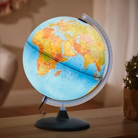 Amikor a tanulás fényt kap – miért lesz a Livarno Home világító földgömb a gyerekszoba kedvence?